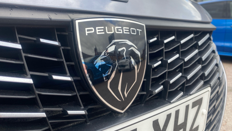 Peugeot 208 1.2 PureTech 100 Allure 5dr Petrol Hatchback